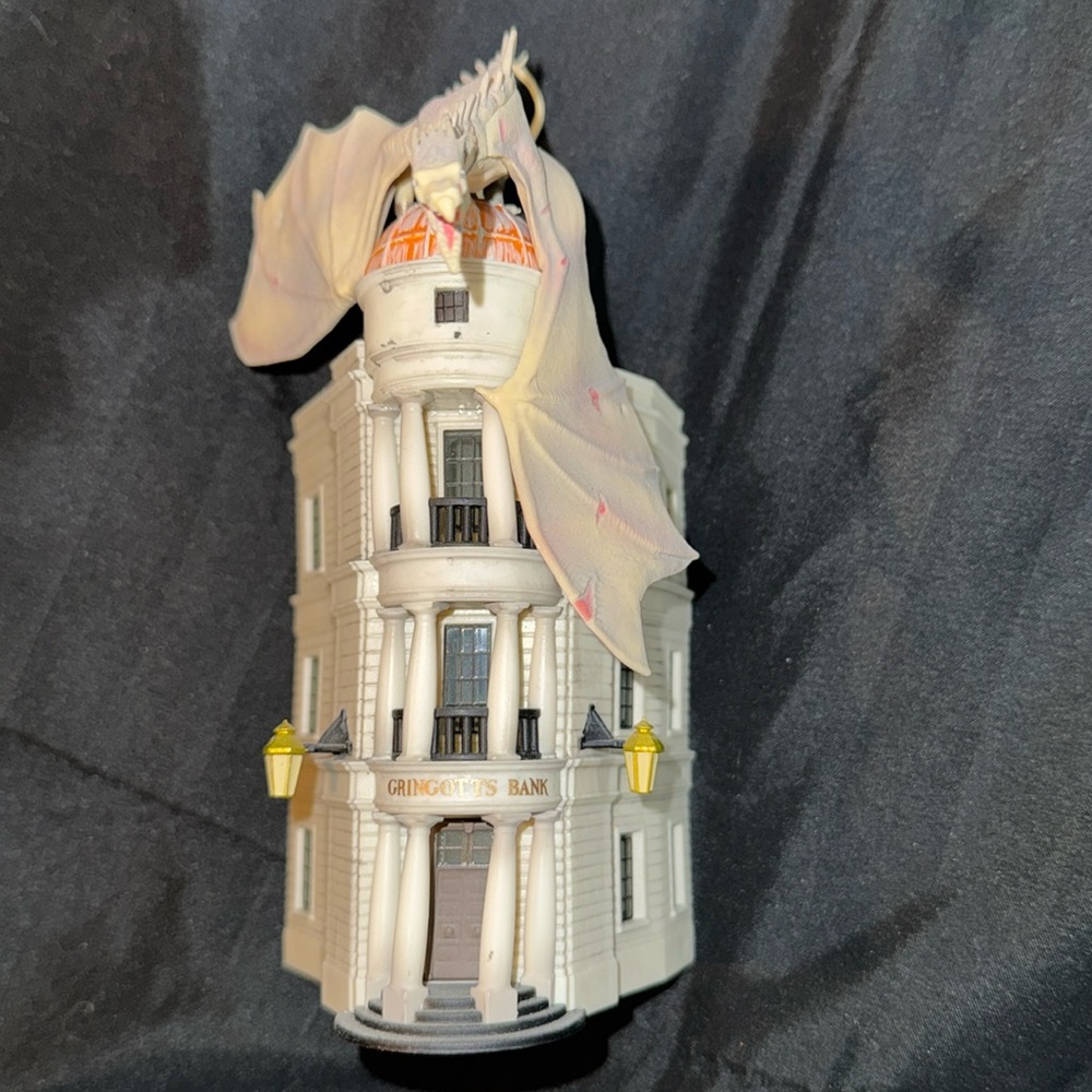 Hallmark Harry Potter Collection Gringotts Ornament with original box